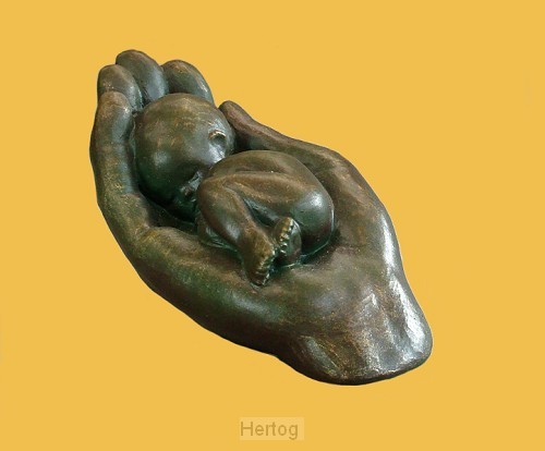 Beeld kind in hand - 6 cm.brons