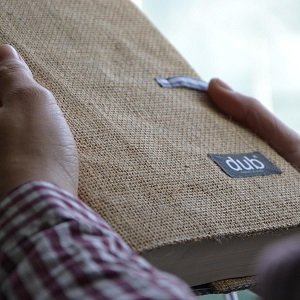 Boekomslag Zé (jute) - 19 cm.