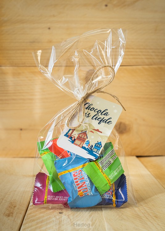 Chocola is liefde - zakje chocolaatjes