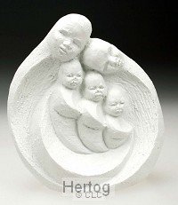 Beeldje Familiekring met 3 kinderen - wit 12 cm.